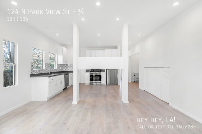 Building Photo - 124 N Park View St
