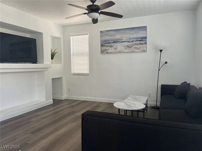 Building Photo - 4570 Sparwood Dr