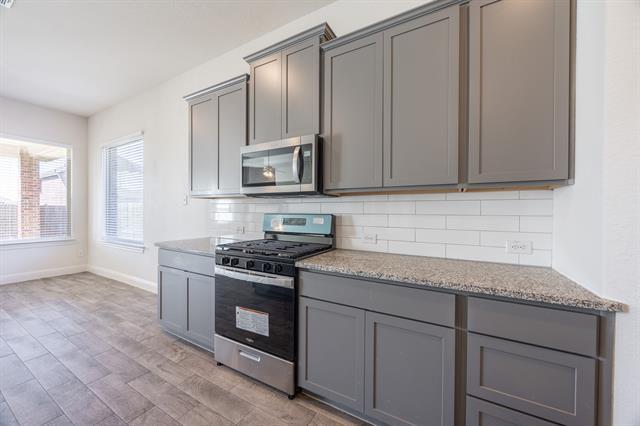 Building Photo - 4037 Woodford Dr