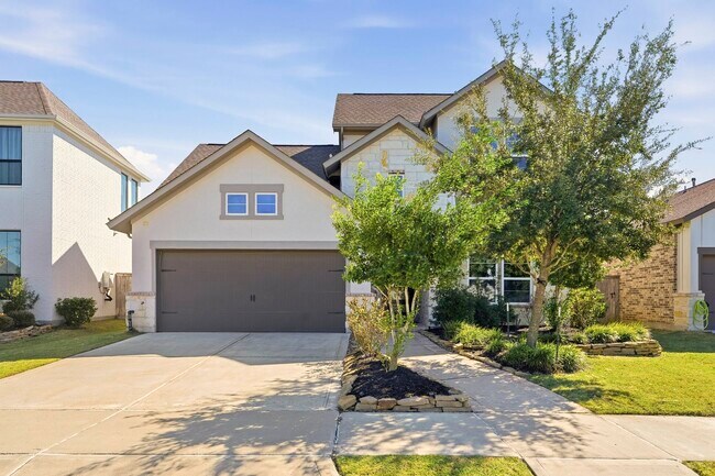 Building Photo - 15822 Pilot Knob Dr