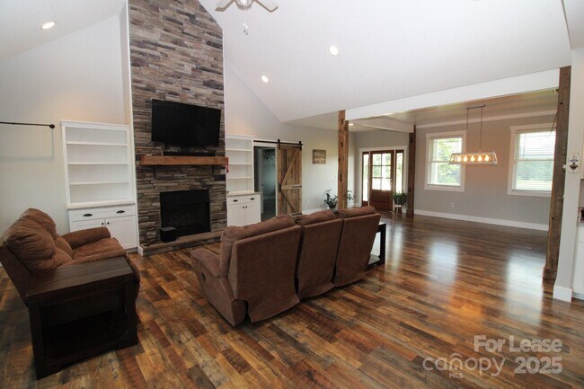 Building Photo - 1355 Bear Creek Rd