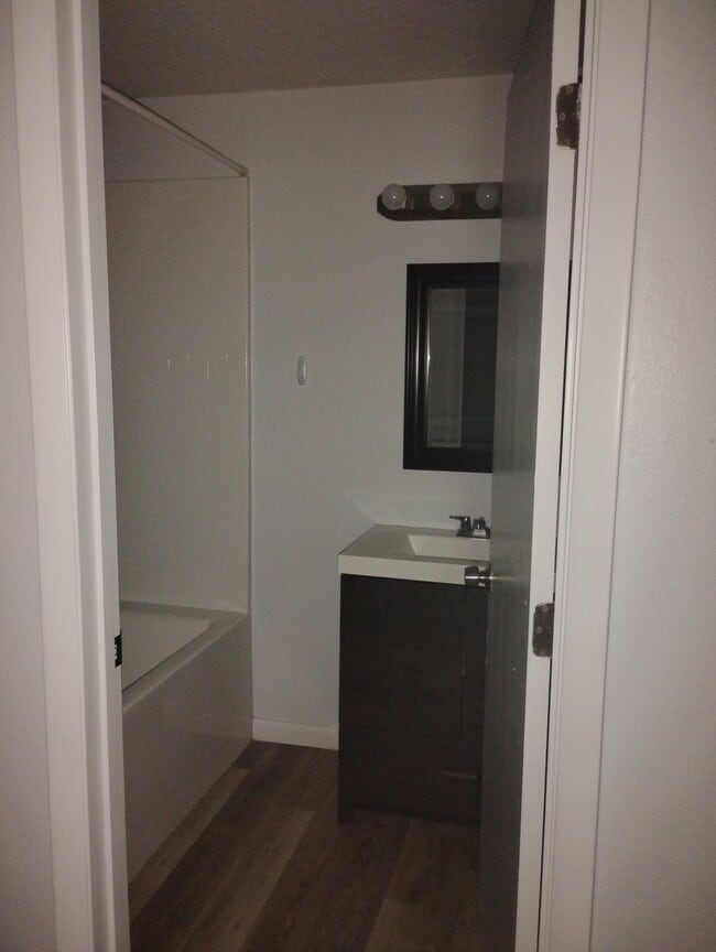 Building Photo - 2549 Grassy Point Dr