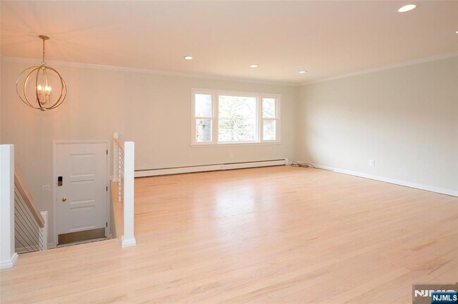 Building Photo - 43 Spruce Ave