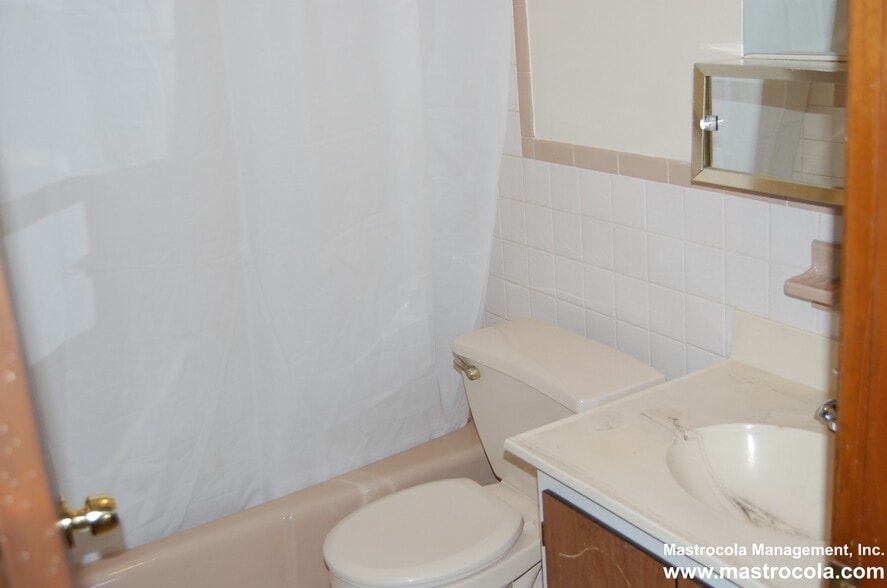 Building Photo - 75 Winthrop St