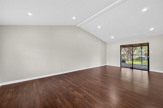 Building Photo - 15638 Empanada Dr