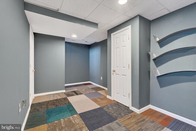 Building Photo - 8813 Francesca Dr