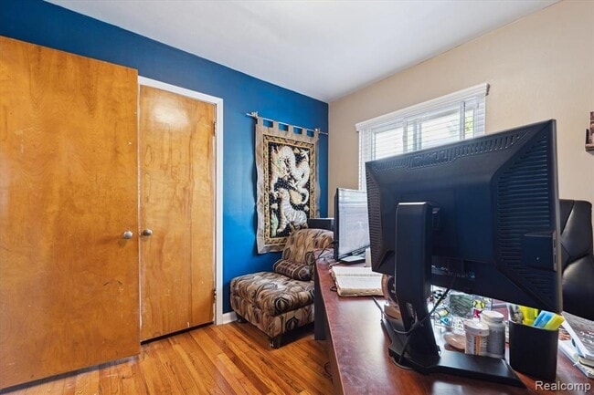 Building Photo - 452 Sunningdale Dr