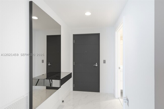 Building Photo - 17301 Biscayne Blvd