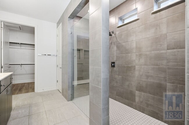 Building Photo - 19312 Fernando Trl