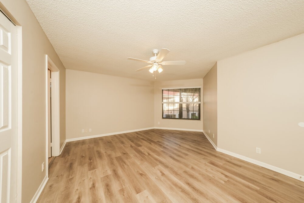 Building Photo - 1725 Shoreside Cir