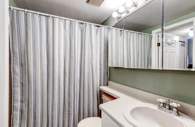 Building Photo - 19461 E Navarro Dr