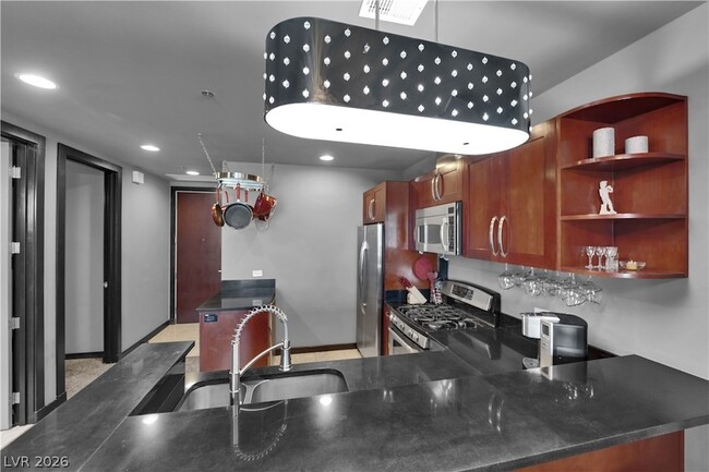 Building Photo - 4575 Dean Martin Dr