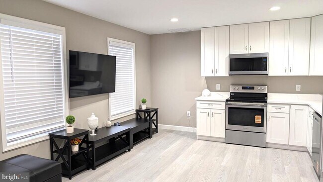 Building Photo - 2253 Papermill Rd