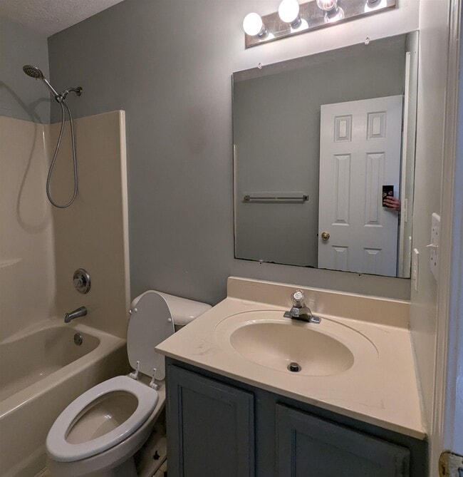 Building Photo - 8031 Resin Rd