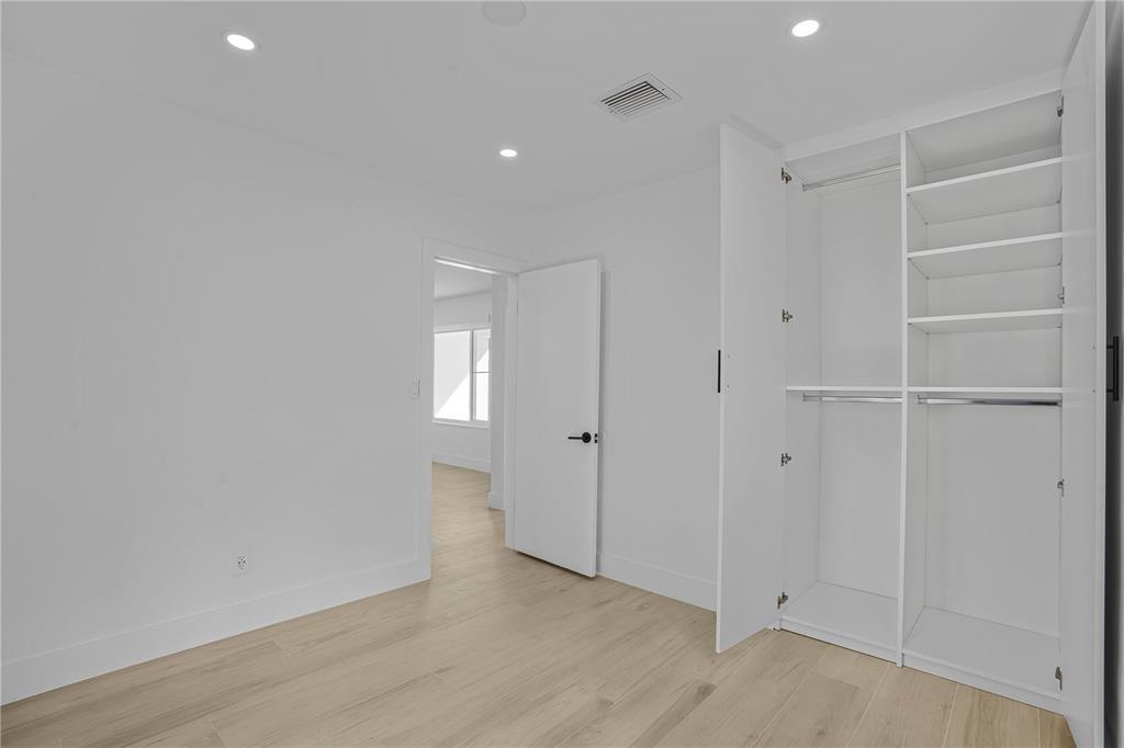 Building Photo - 1116 N 31st Ave