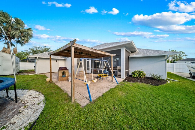 Building Photo - 5918 NW Hann Dr
