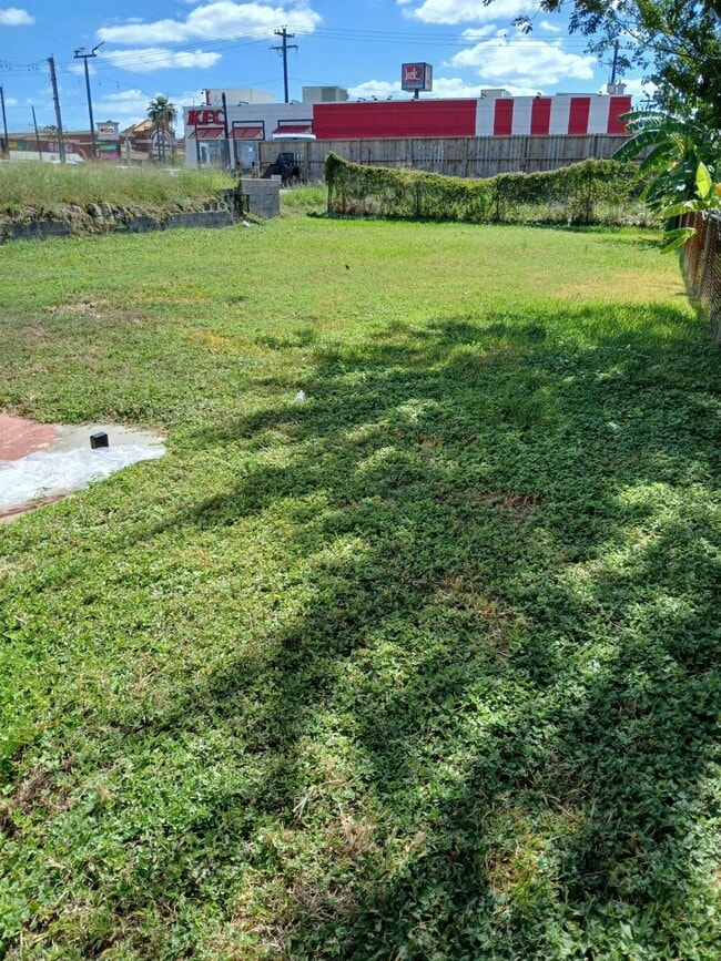 Building Photo - 6113 Ave Q 1/2