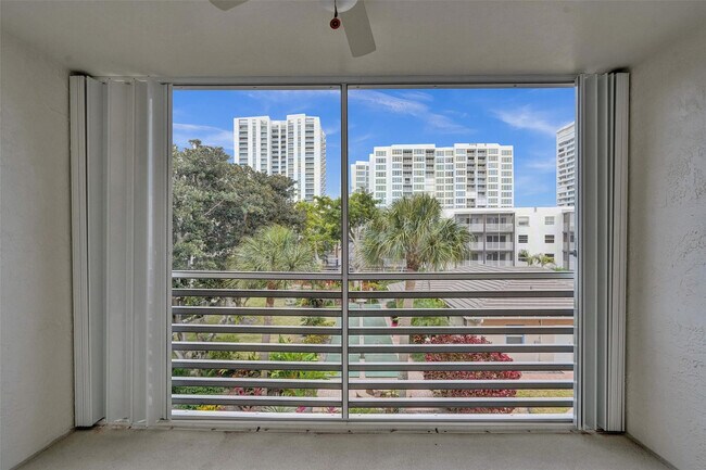 Building Photo - 1541 S Ocean Blvd