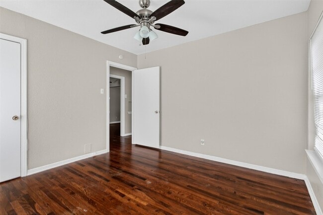 Building Photo - 10943 Desdemona Dr