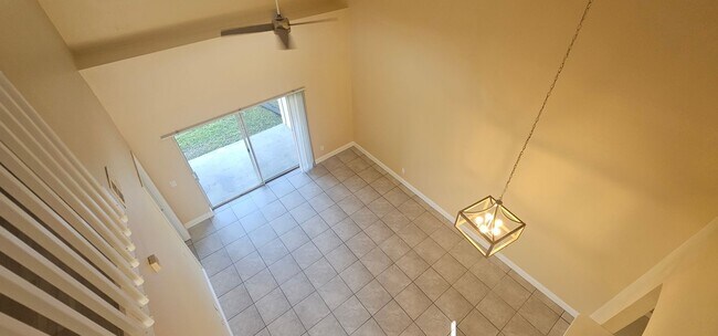 Building Photo - 14560 Laguna Beach Cir