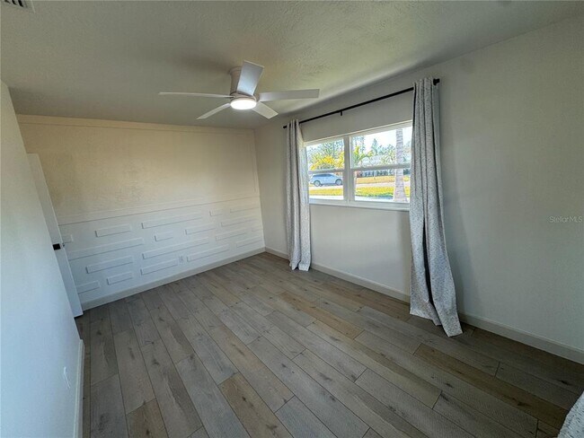 Building Photo - 1500 Carson Cir NE