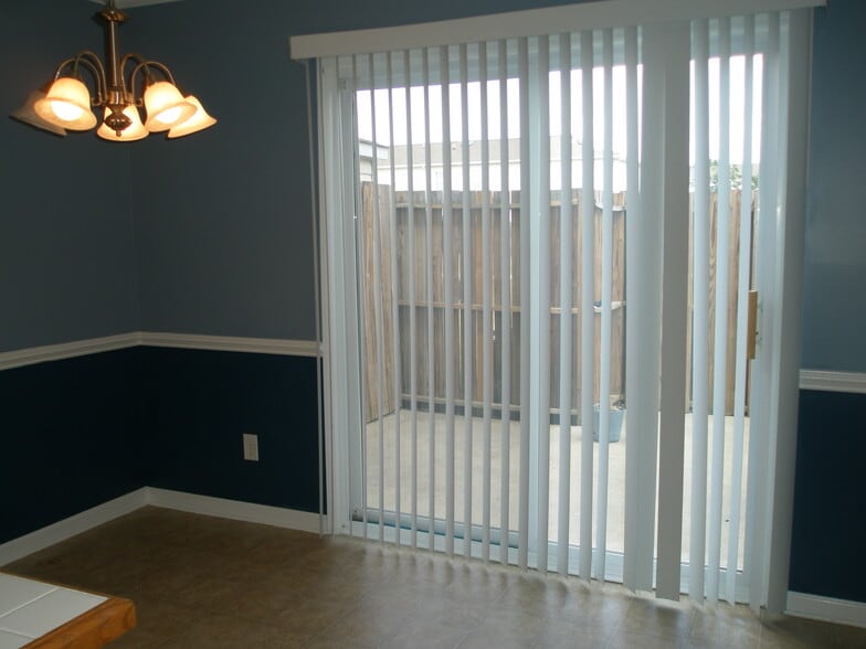 Dining Area - 2330 Vineyard Dr