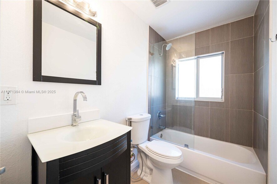 Building Photo - 2401 SW 26th St