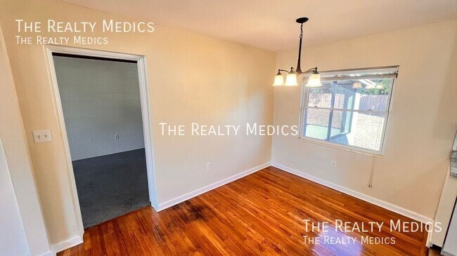 Building Photo - 2271 Northland Rd