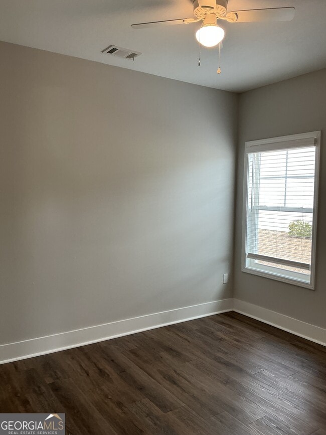 Building Photo - 1005 Autumns Wood Cir E