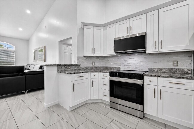 Building Photo - 8695 SW 133rd Ln Rd