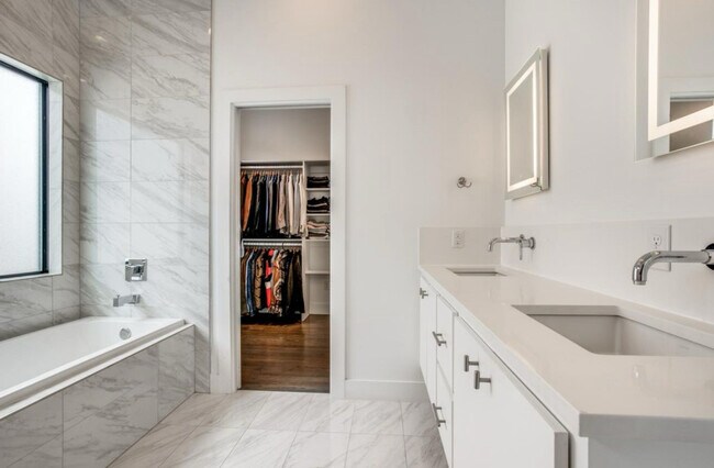 Master bath with large walk in closet - 2307 N Carroll Ave