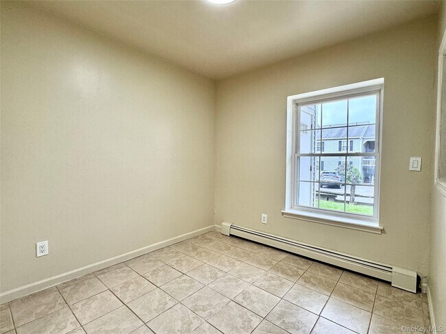 Building Photo - 5 Lexington Hills Rd