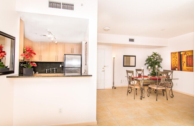 Building Photo - 511 SE 5 Ave