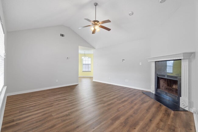 Building Photo - 1124 Bridlewood Path