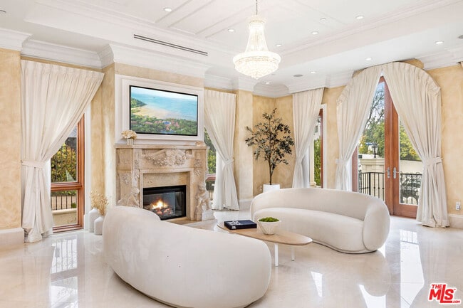 Building Photo - 2229 Summitridge Dr