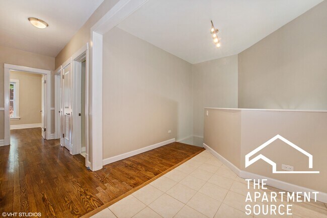 Building Photo - 1804 N Sheffield Ave