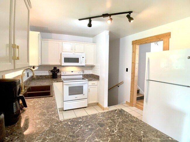 Building Photo - 313 Verdun Dr