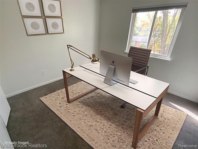 Building Photo - 5715 Sunnycrest Dr