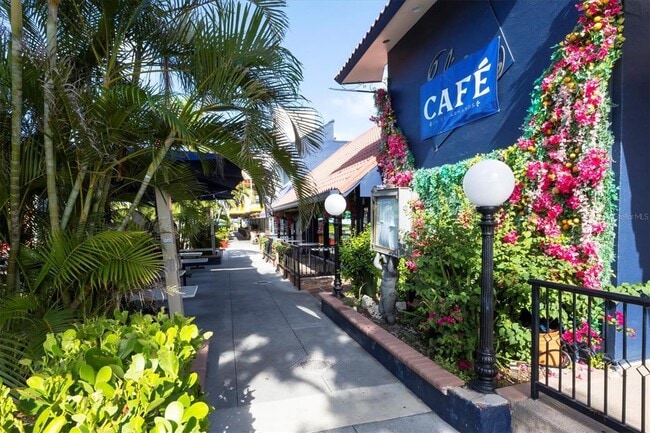 Building Photo - 500 S Washington Dr