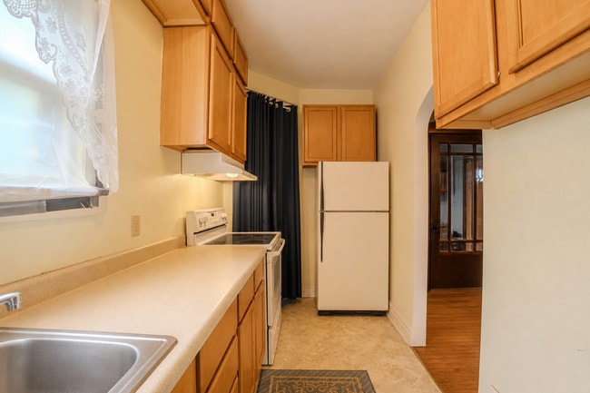 Building Photo - 728 Territorial Rd
