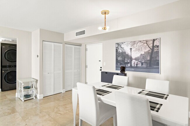 Building Photo - 290 174th St St