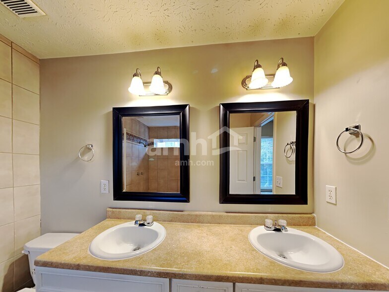 Building Photo - 3860 Charlton Ives Dr NW