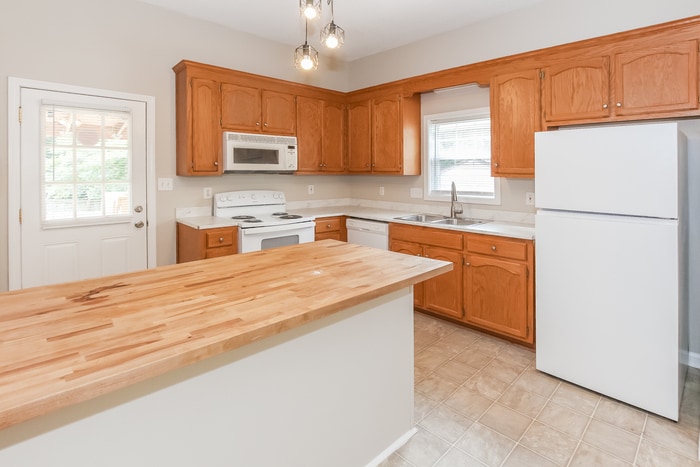 Building Photo - 20 2nd St