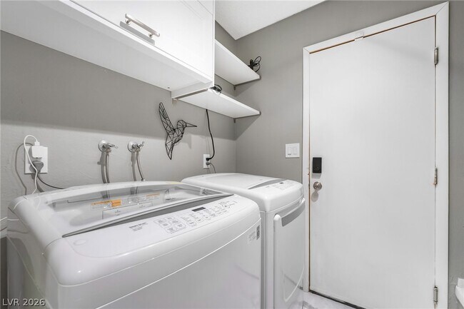 Building Photo - 4565 Meridian Dr