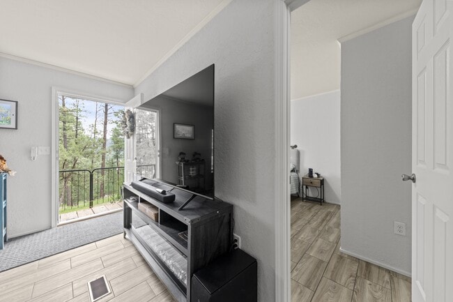 Building Photo - 109 Mountain Dr