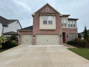 Building Photo - COMING SOON! Fully Furnished Stylish 4-Bed...