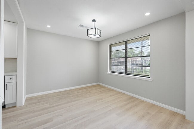 Building Photo - 4356 Phlox St