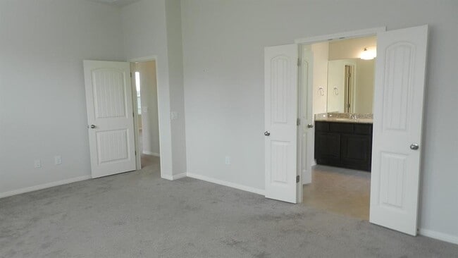 Building Photo - 12012 Reindeer Dr