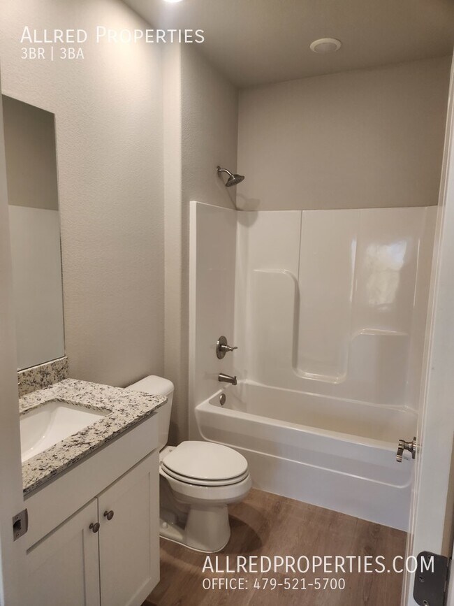 Building Photo - 1608 Casuarina Dr