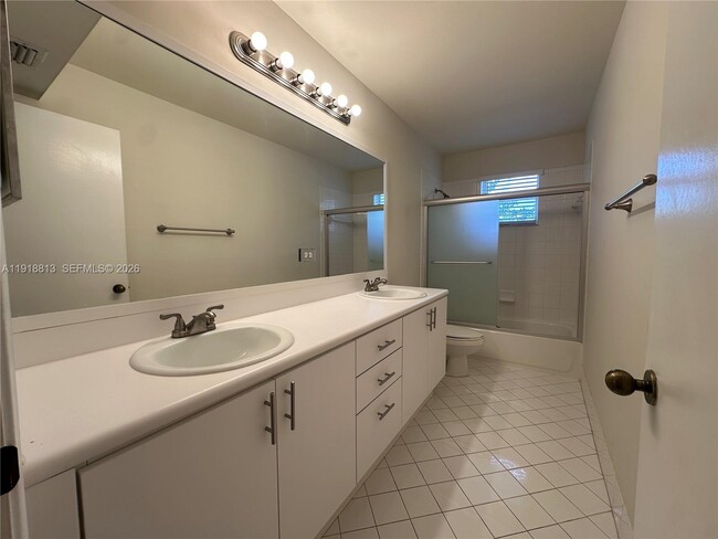 Building Photo - 2165 Pasa Verde Ln